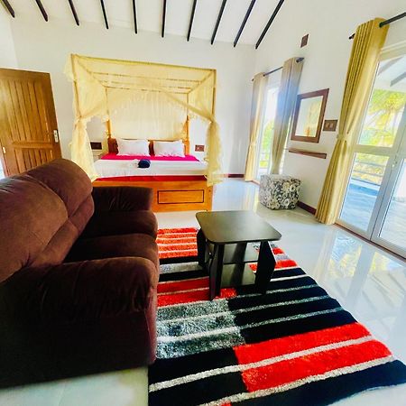 Maha Oya Lodge Вайиккал Екстериор снимка